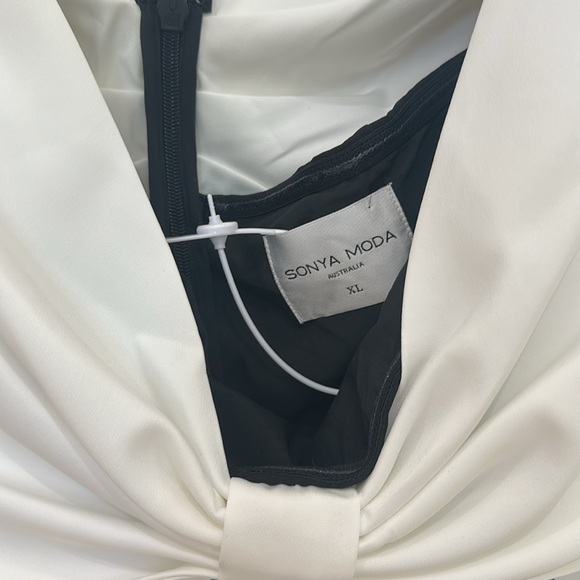 Sonya moda Belluno off the shoulder column bow dress XL NWOT - Picture 5 of 9